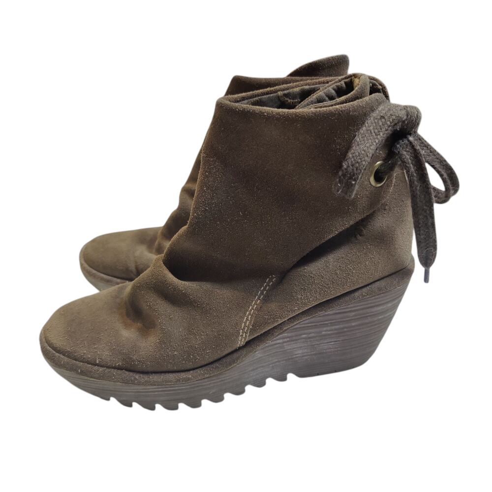 Fly London Sz 38 (US 7.5-8) Yama Green Suede Platform Wedge Lace Back Bootie